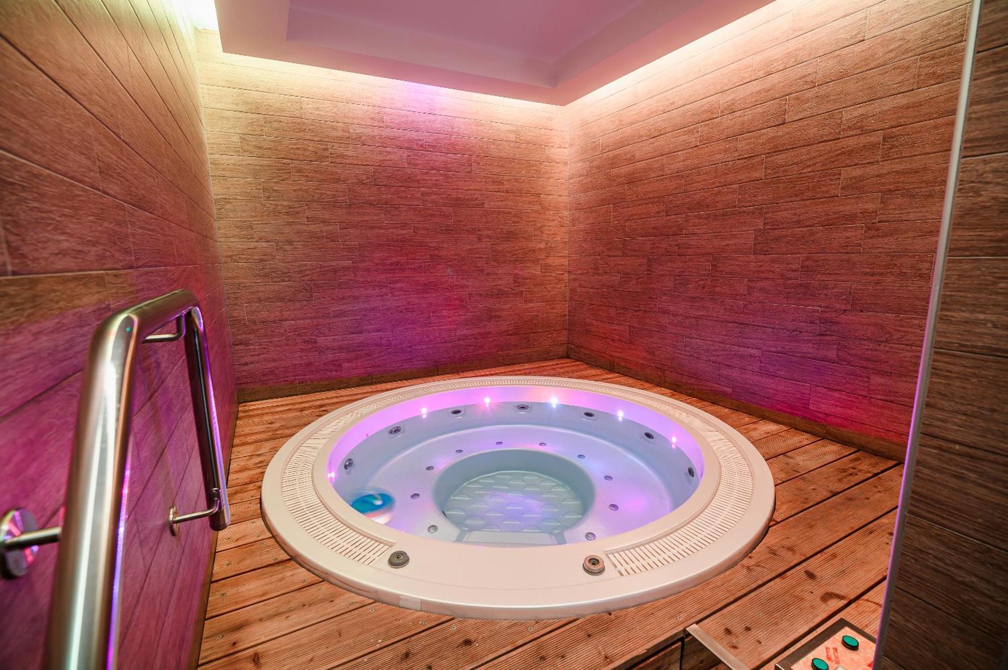 Glamping Maleric With Natural Pool Dragatuš エクステリア 写真